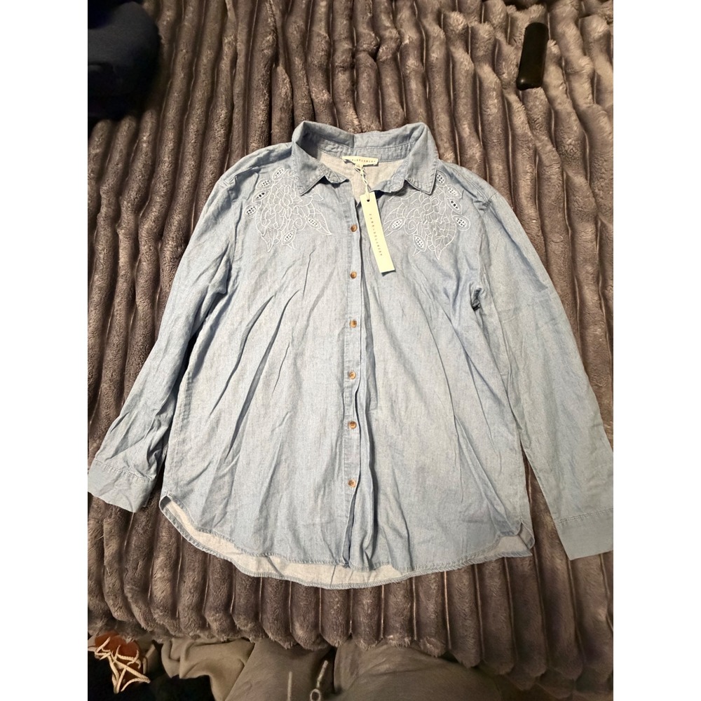 Jane + Delancey Embroidered Chambray Button Down Shirt Light Wash Blue NWT